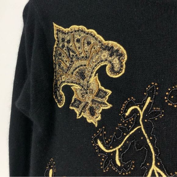 90’s Vintage Beaded Embroidered Lambswool Angora Long Sleeve Sweater size Small - Picture 3 of 12